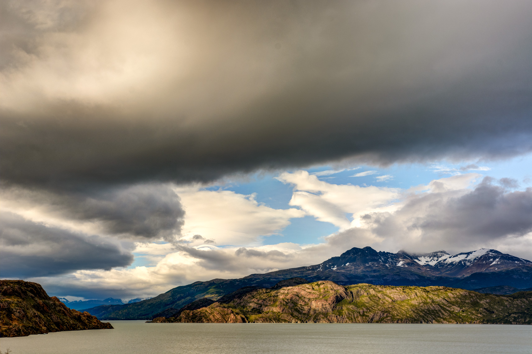 Lago Grey
